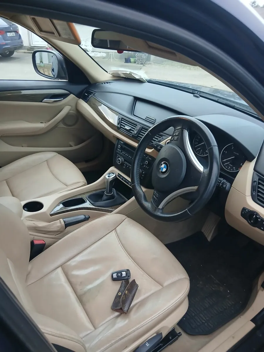 BMW X1 2011 - Image 2