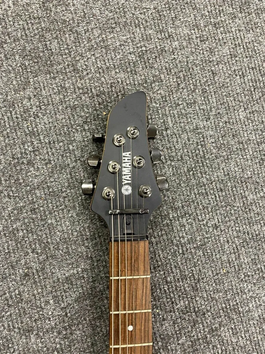 Yamaha RGX121Z Electric Guitar - Image 3