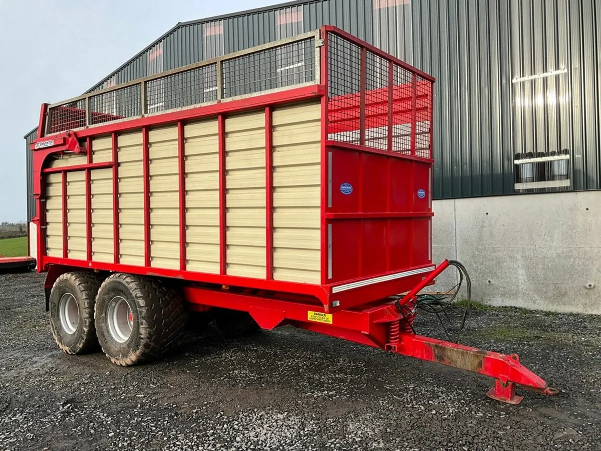 JOHNSTON 18ft TWIN AXLE SILAGE TRAILER - Image 3