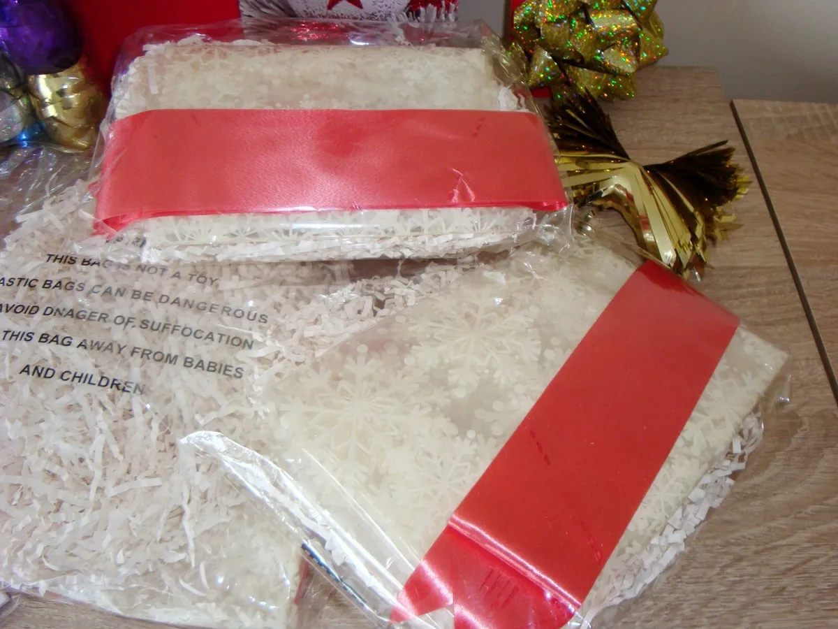 Christmas wrapping gift essentials - Image 3