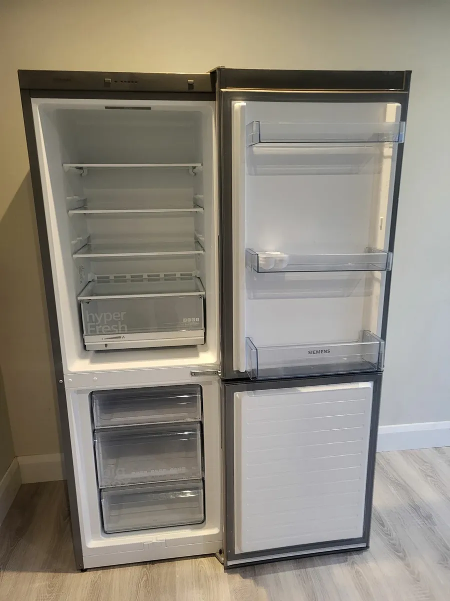 Fridge freezer  Siemens - Image 1