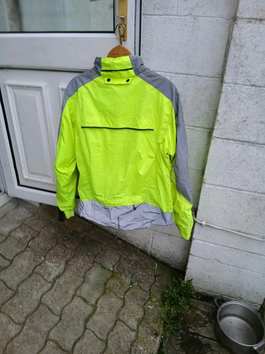 Altura cycling jacket - Image 2