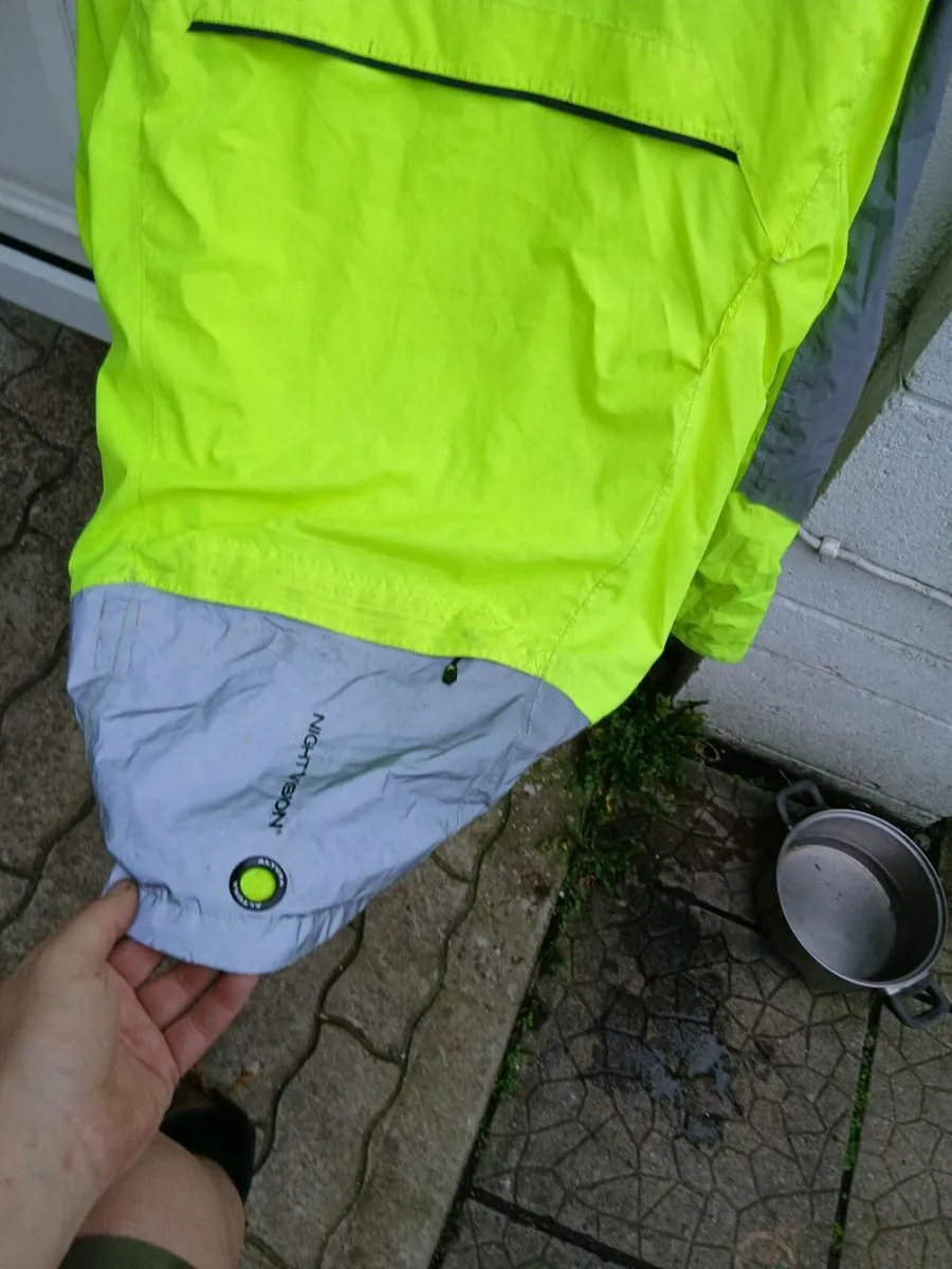 Altura cycling jacket - Image 3