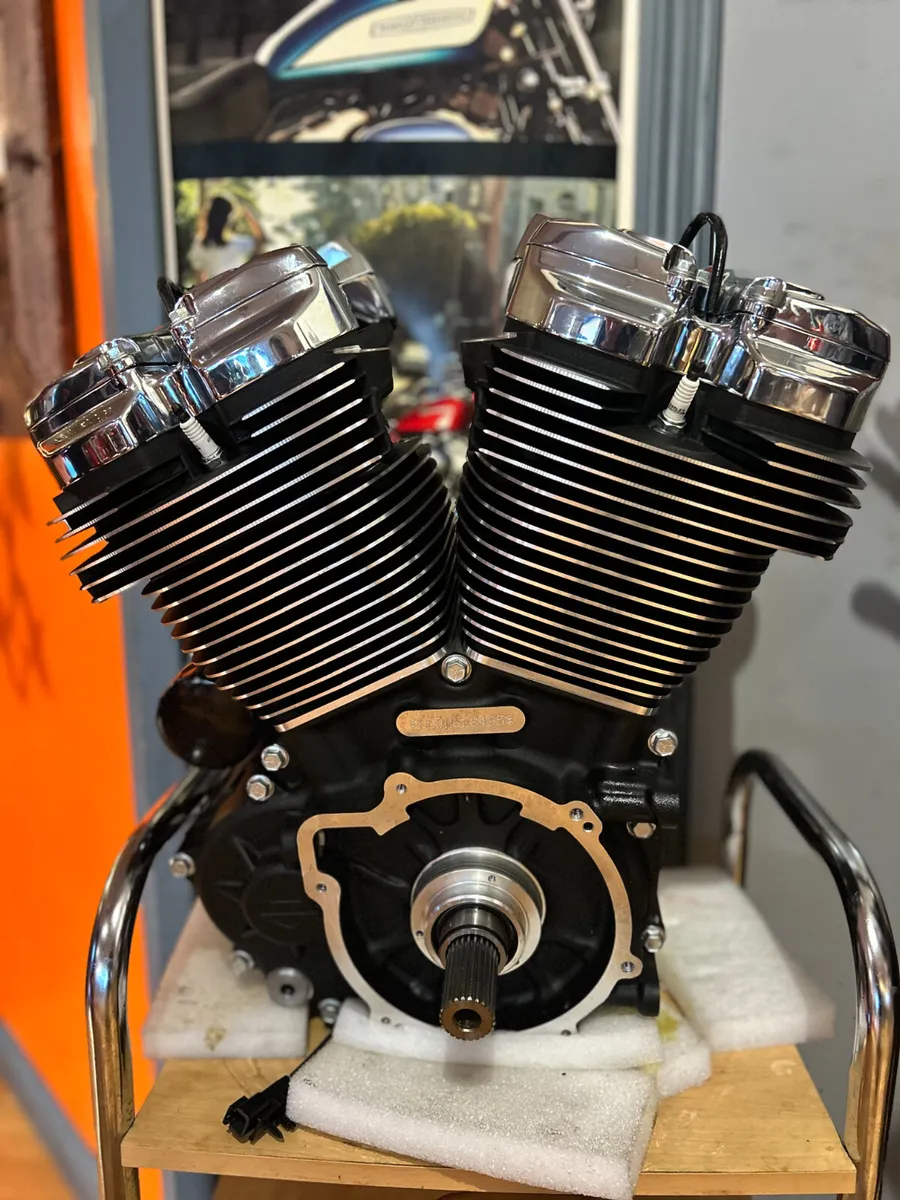 HARLEY-DAVIDSON Milwaukee-Eight 107 Engine - Image 4