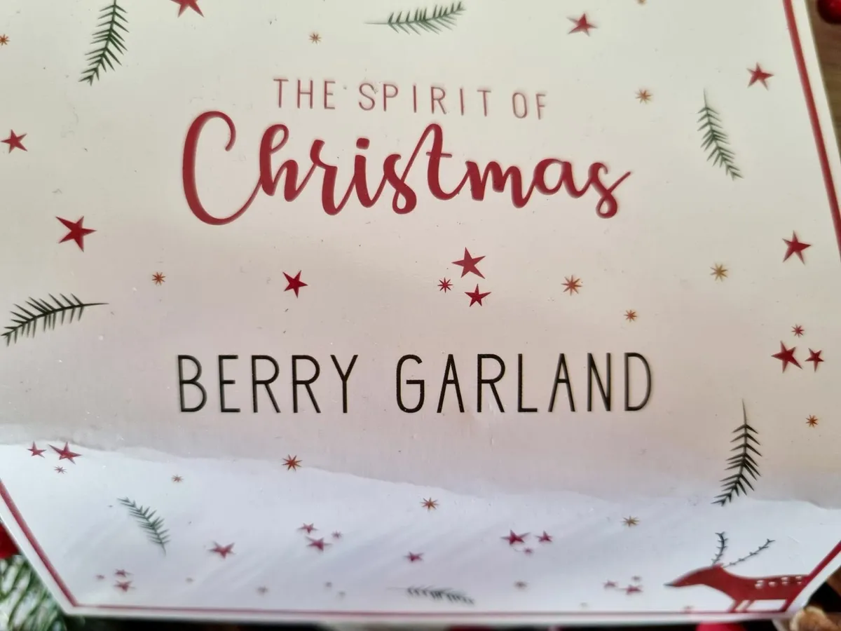 Red berry garland - NEW - Image 2