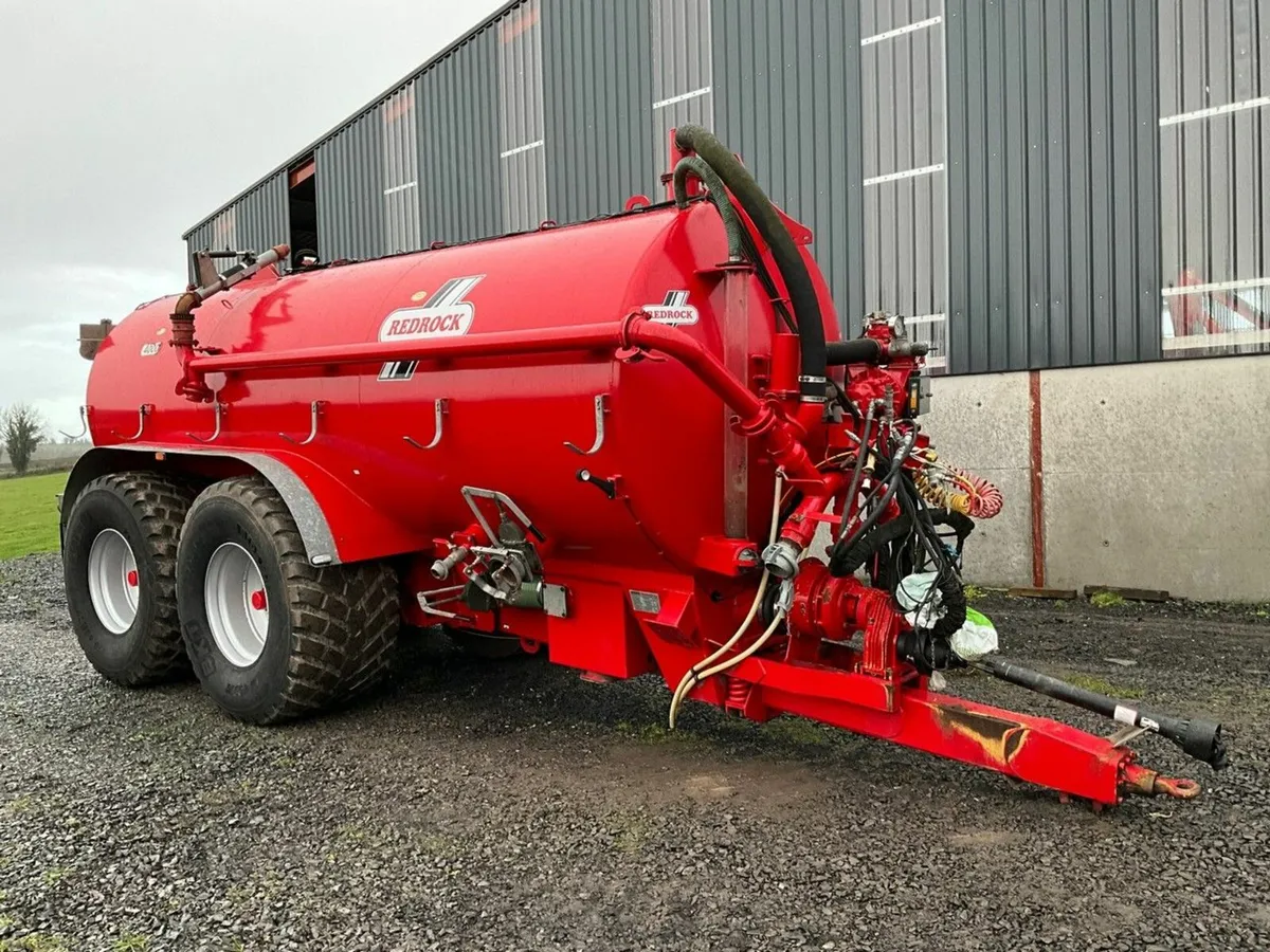 REDROCK 4000 GALLON TWIN AXLE SLURRY TANKER - Image 1
