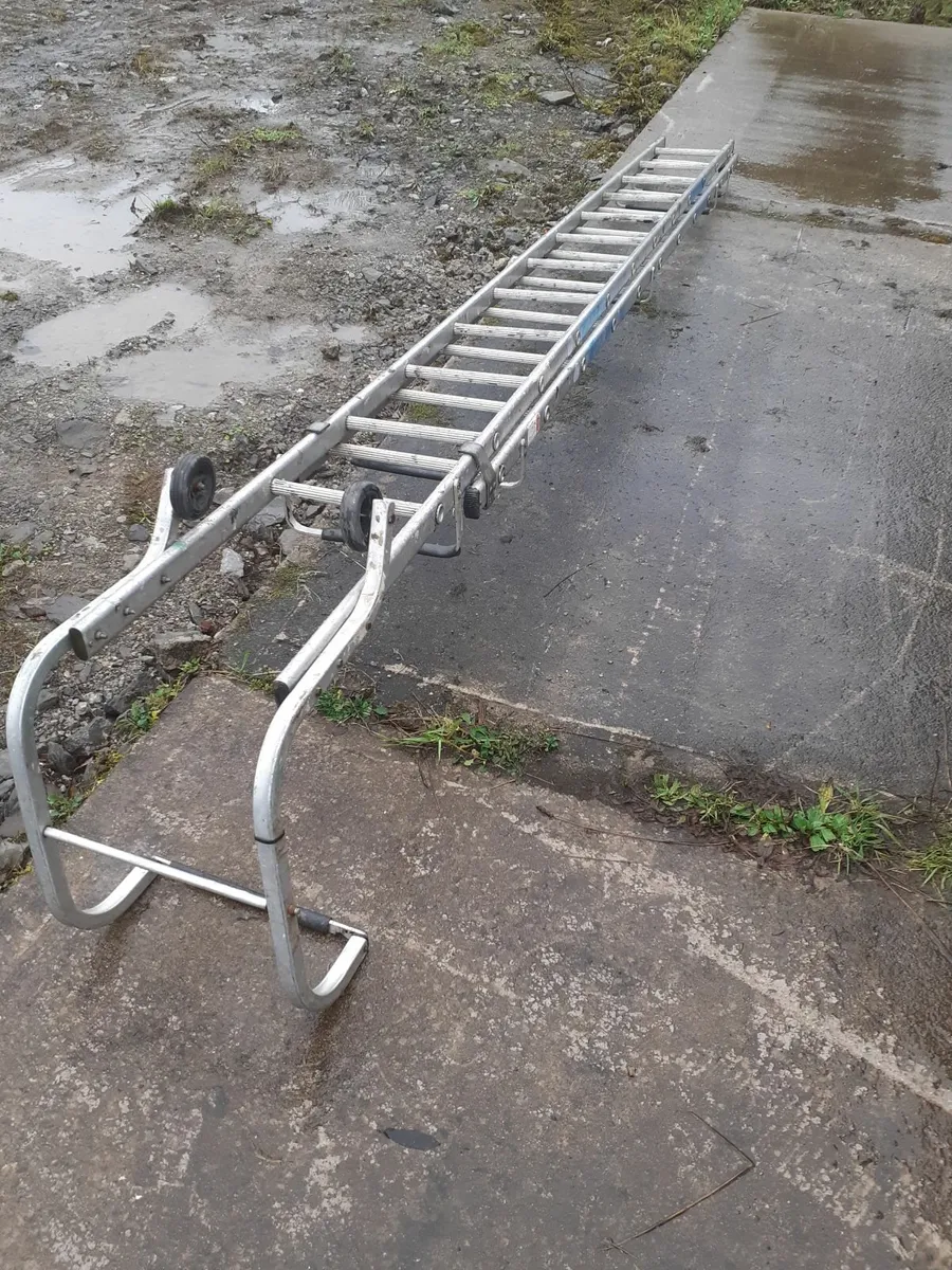ROOFING LADDER - Image 1