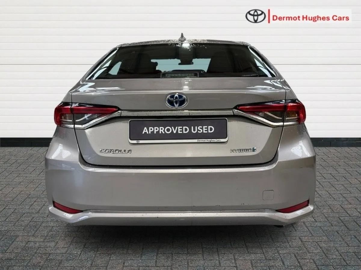 Toyota Corolla 1.8 HYBRID LUNA SALOON AUTO - Image 4