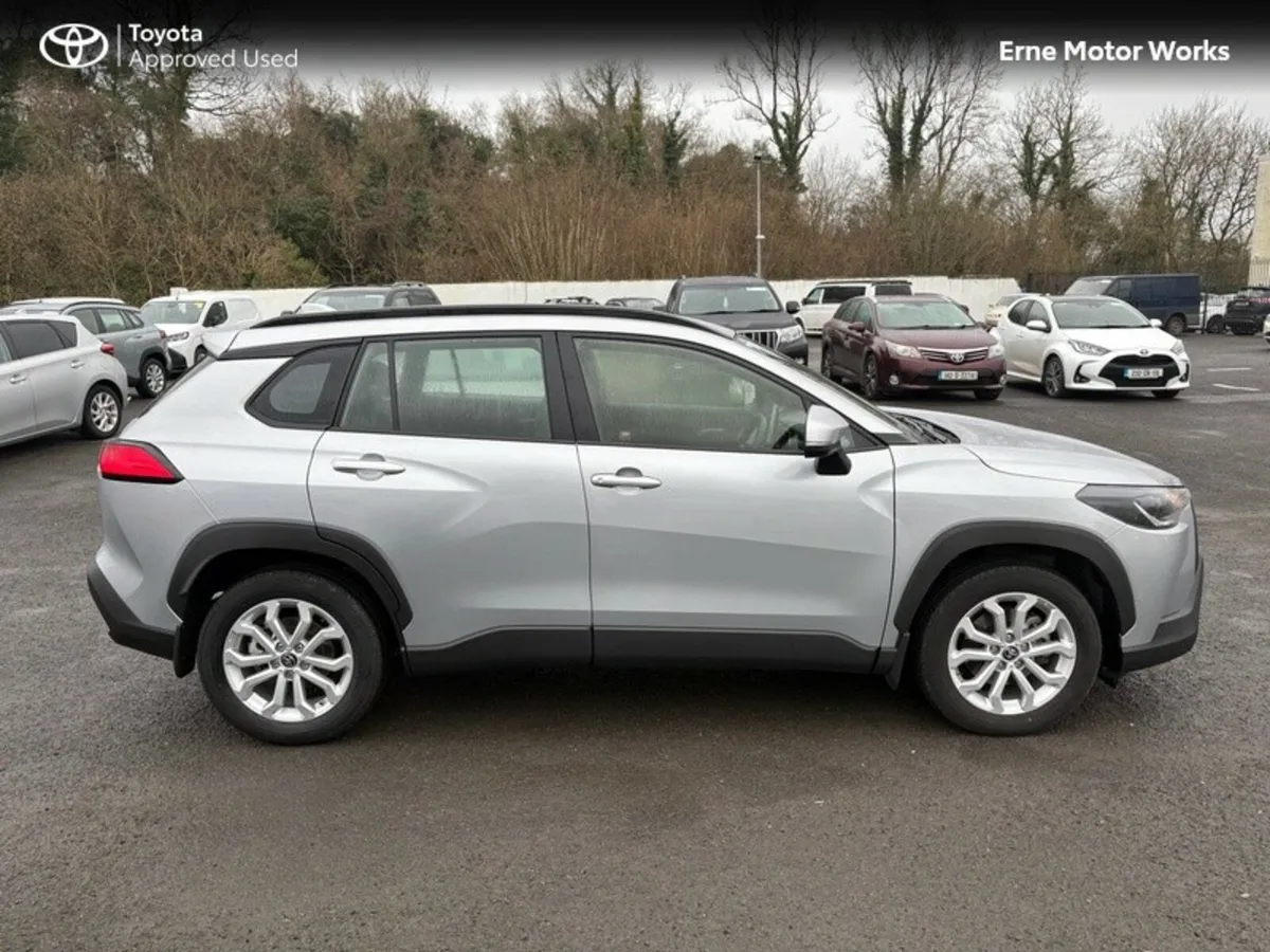 Toyota Corolla Cross COROLLA CROSS 1.8 LUNA - Image 2