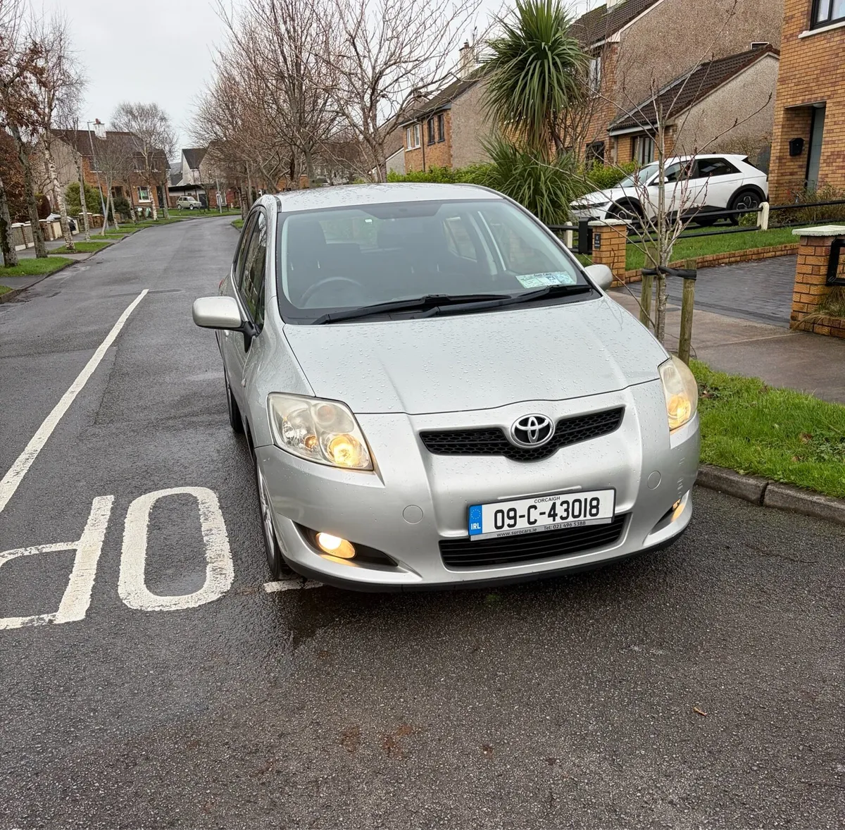 Toyota auris new model 1.3 petrol - Image 2