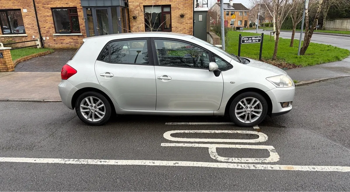 Toyota auris new model 1.3 petrol - Image 3