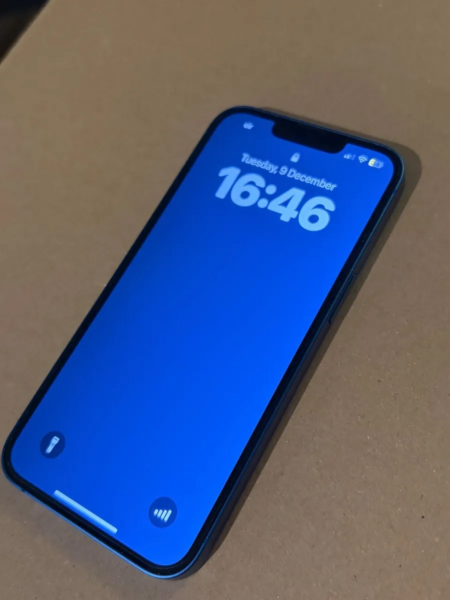 iPhone 13 - 128GB - Image 3