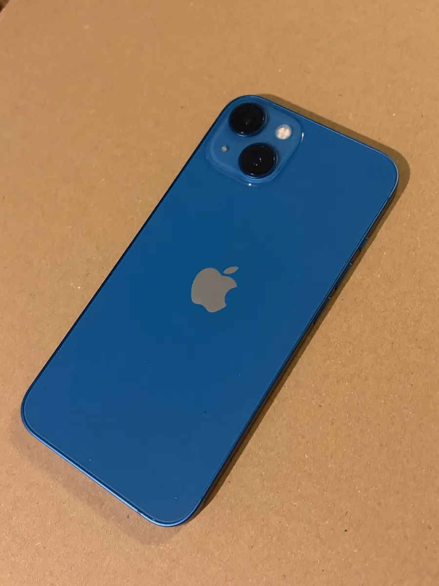 iPhone 13 - 128GB - Image 4
