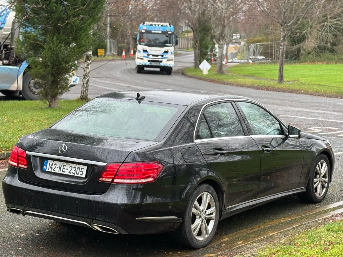 Mercedes e220 diesel Automatic - Image 3