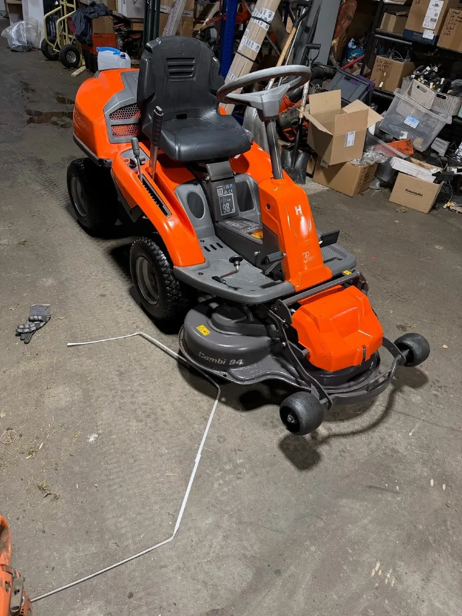 HUSQVARNA R214TC FRONT DECK RIDER LAWNMOWER - Image 4
