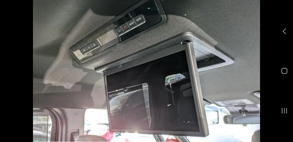 TOYOTA VOXY 2024 - Image 2