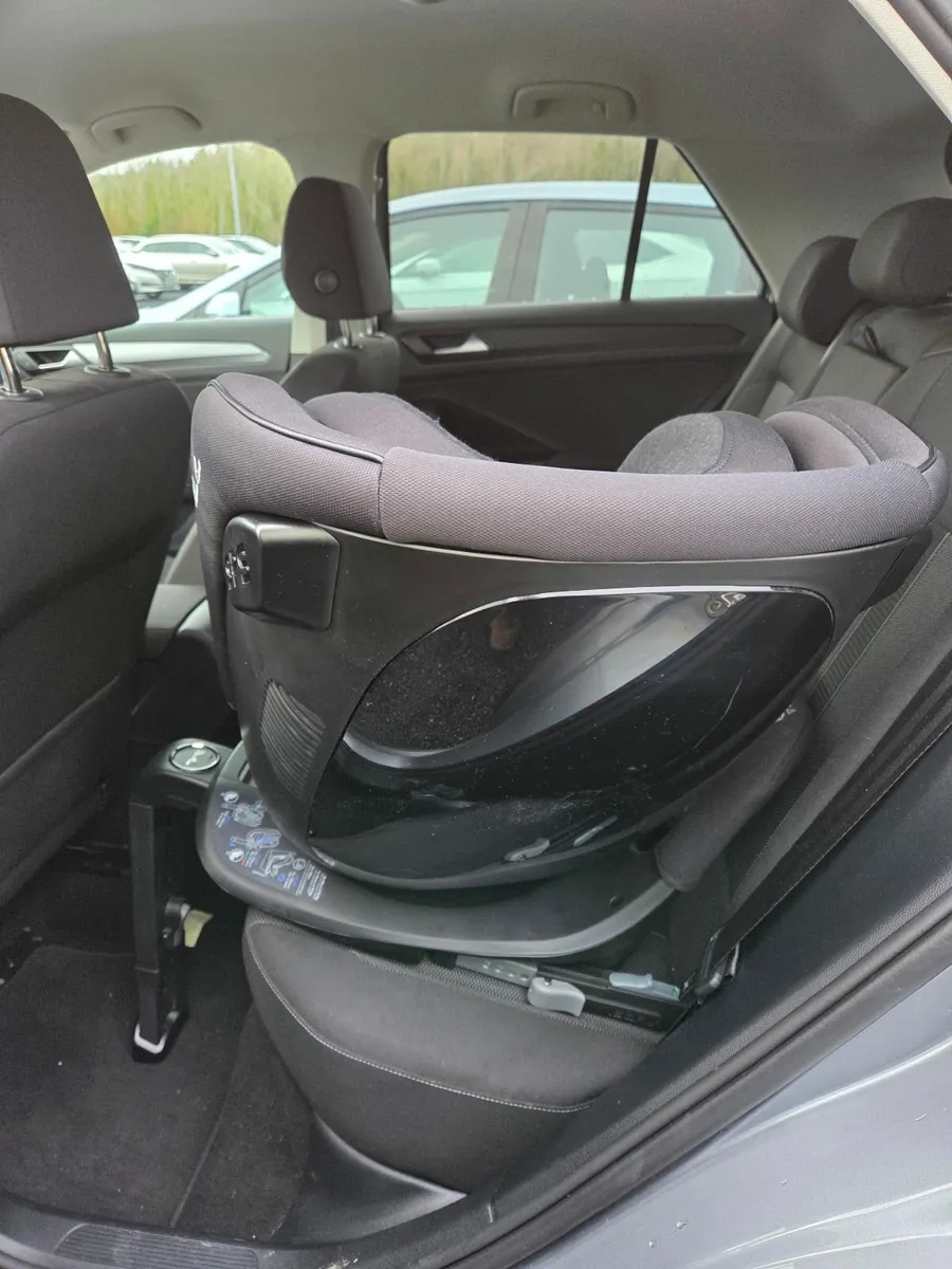 Silver Cross 360 Car Seat - Image 2