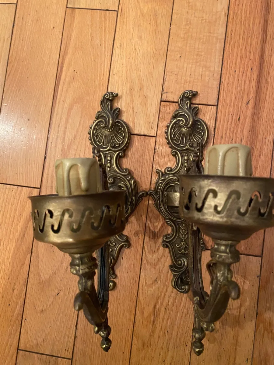 Pair of Vintage French Brass Wall Sconces - Image 3