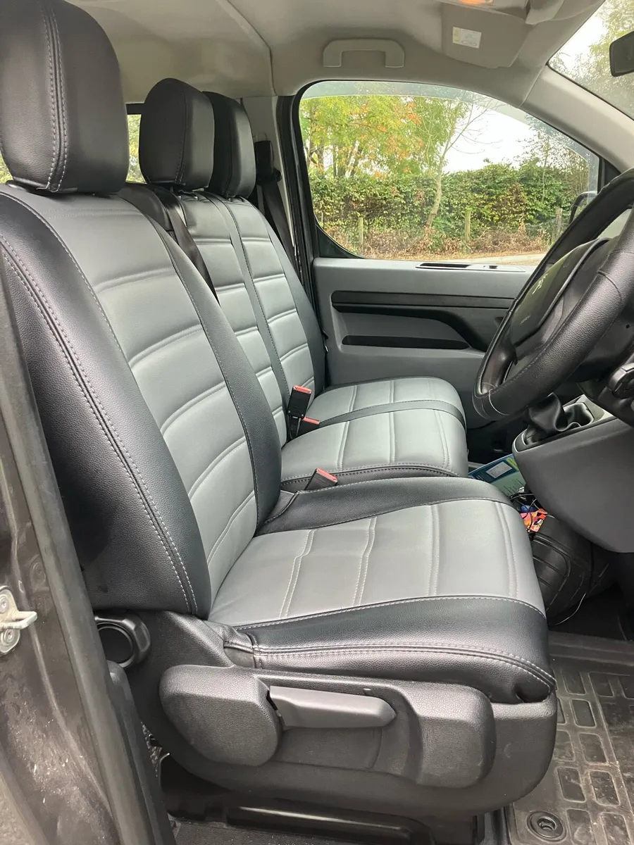 Peugeot Expert people carrier - Image 2