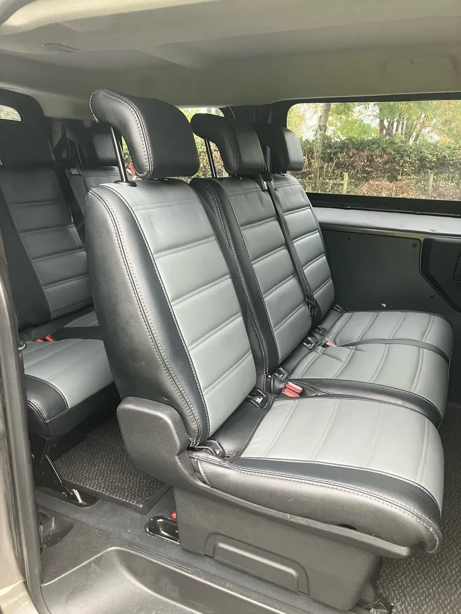 Peugeot Expert people carrier - Image 3