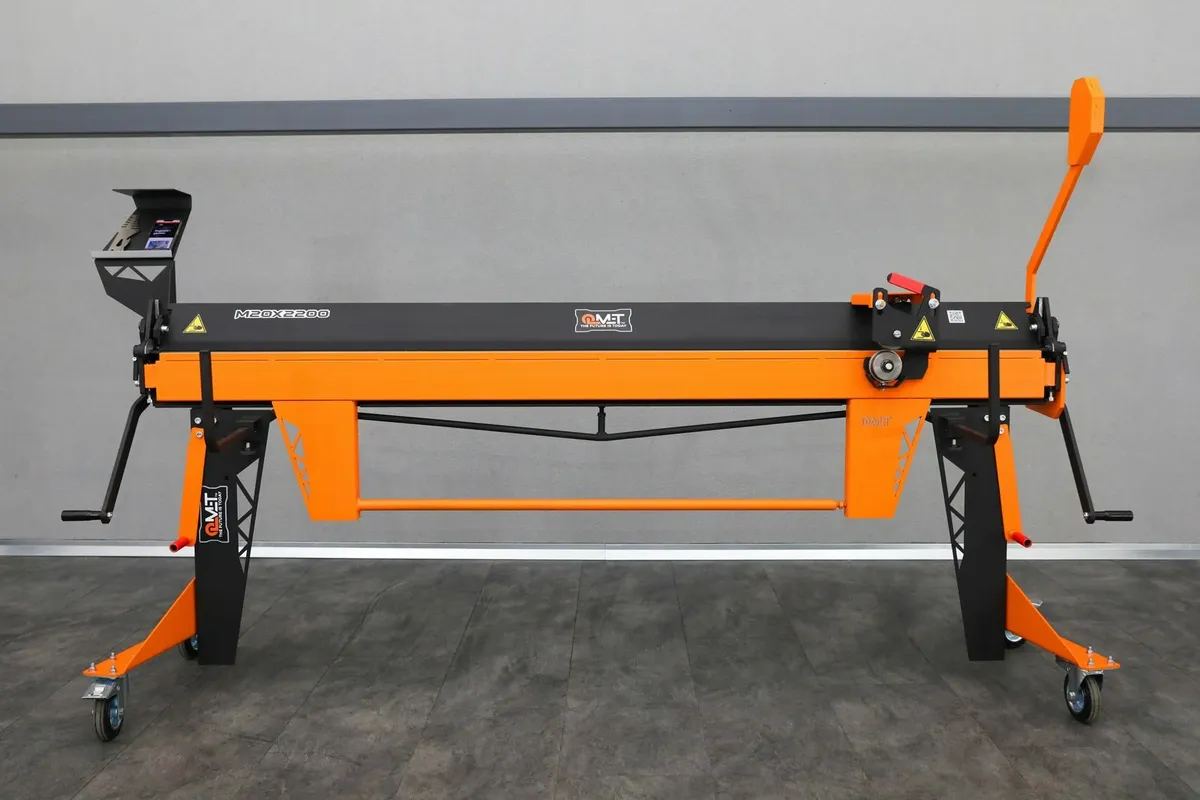 Sheet metal folders M20x2200 with rollershears. - Image 1