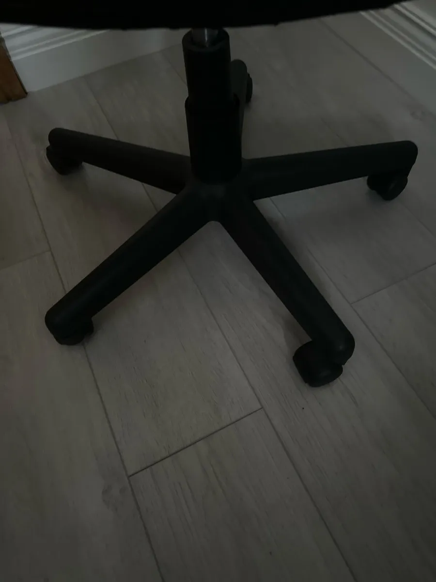 Office Chair - Image 3