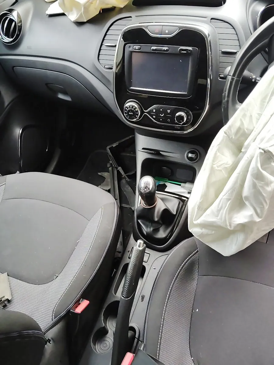 Breaking Renault capture 2017 diesel - Image 4