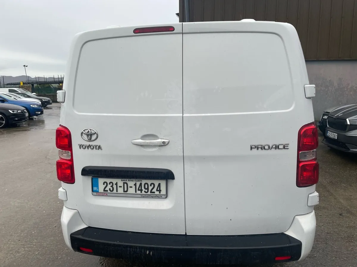 23 Toyota Proace  60km driving - Image 3