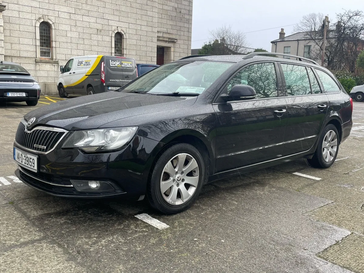 2014 Skoda Superb 1.6 TDI Estate - Image 2