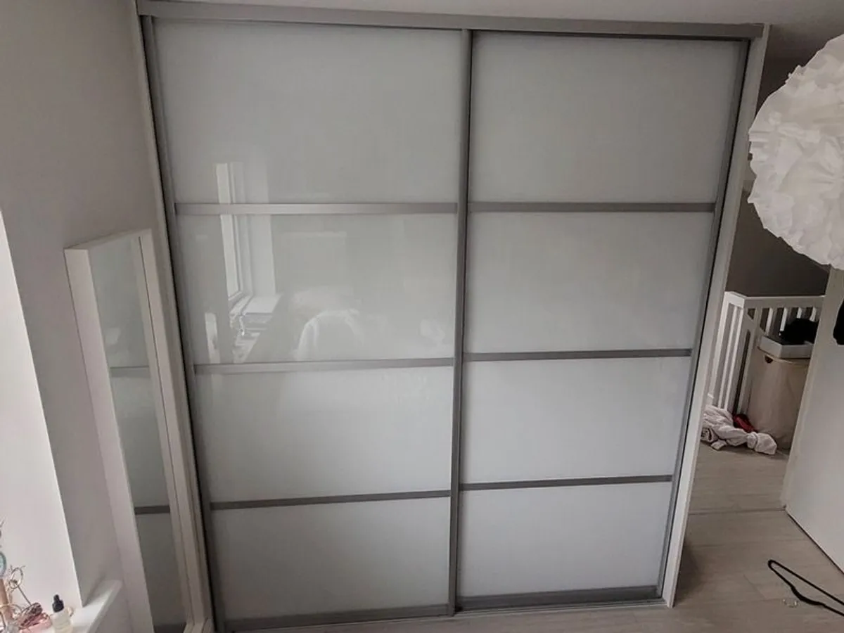 Sliding wardrobe - Image 2