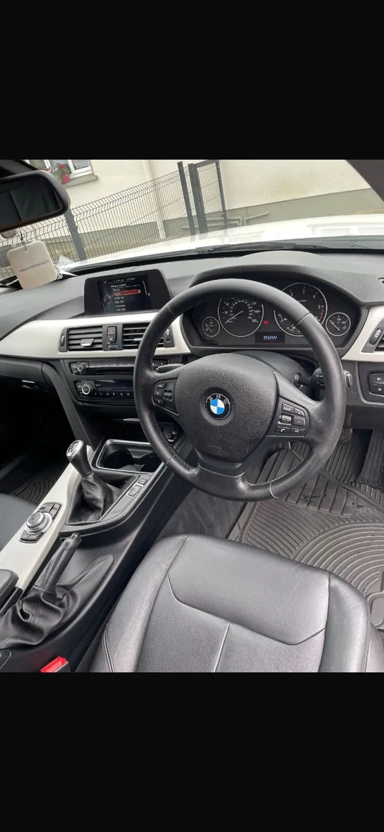 BMW 3-Series 2015 - Image 4