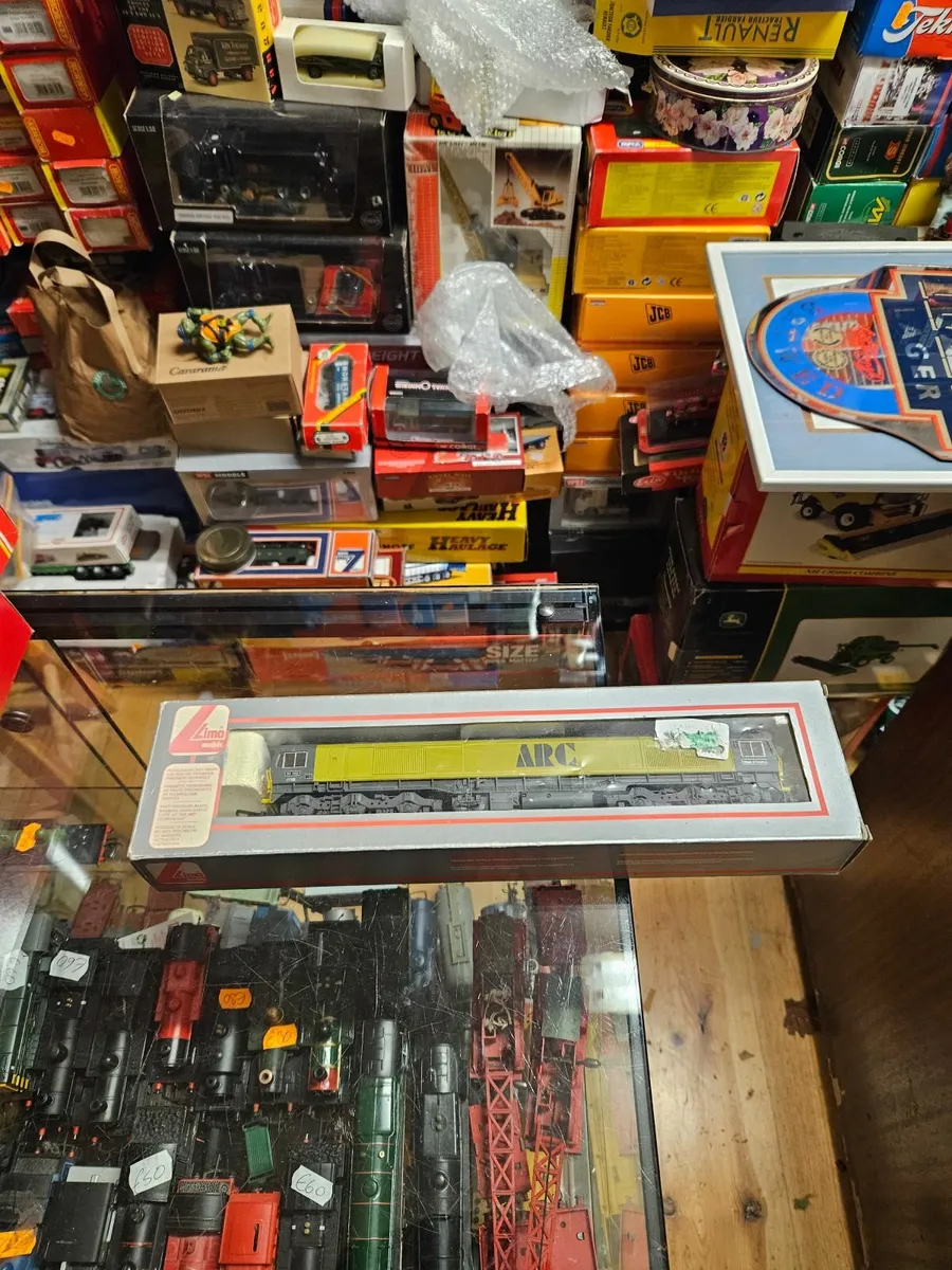 Hornby Lima OO Gauge Diesel Engine - Image 1