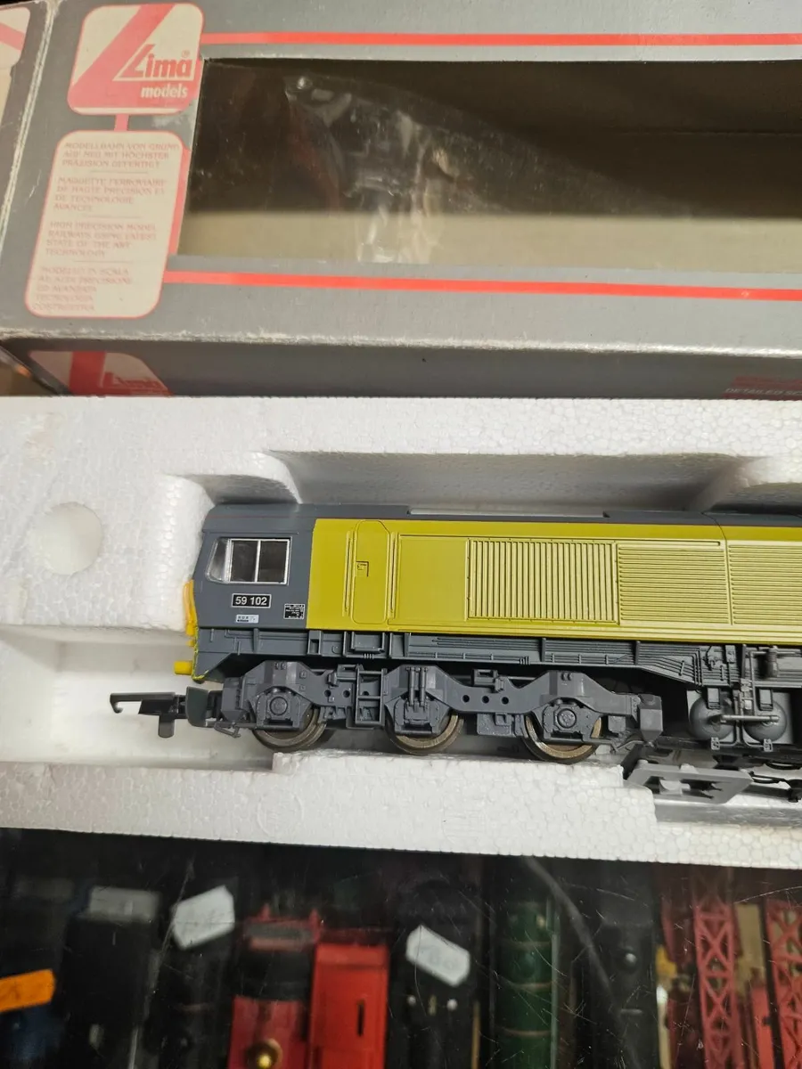 Hornby Lima OO Gauge Diesel Engine - Image 3