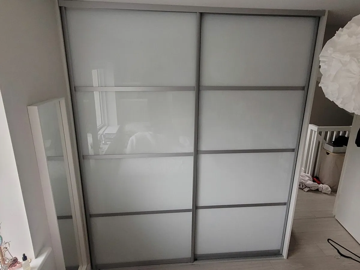 Sliding wardrobe - Image 4