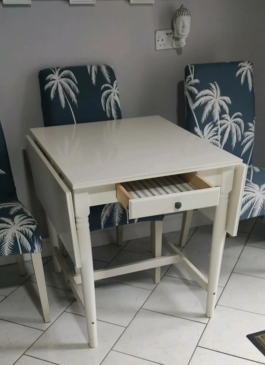 Table + 4 chairs - Image 2