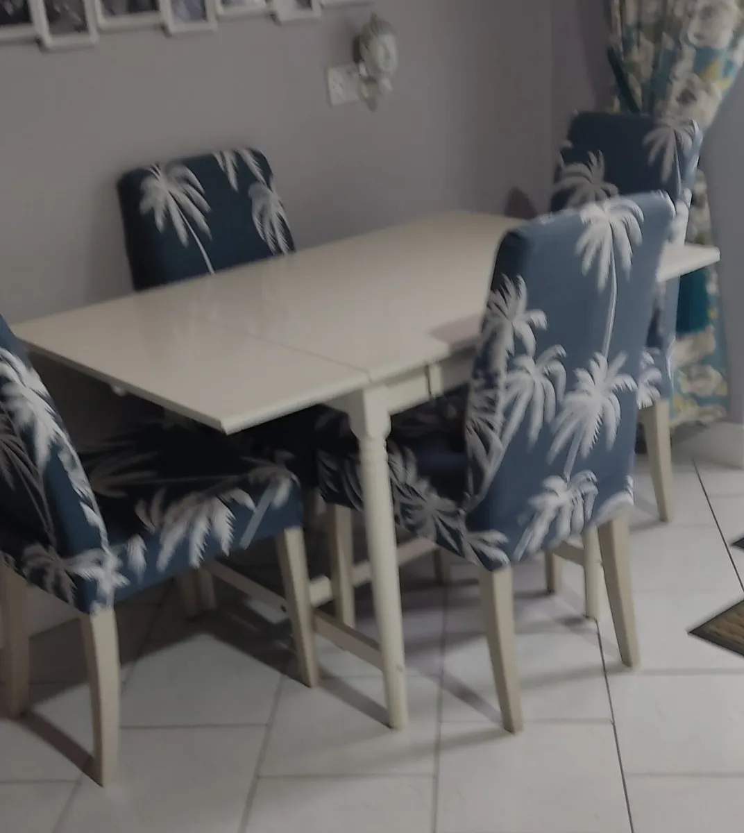 Table + 4 chairs - Image 4