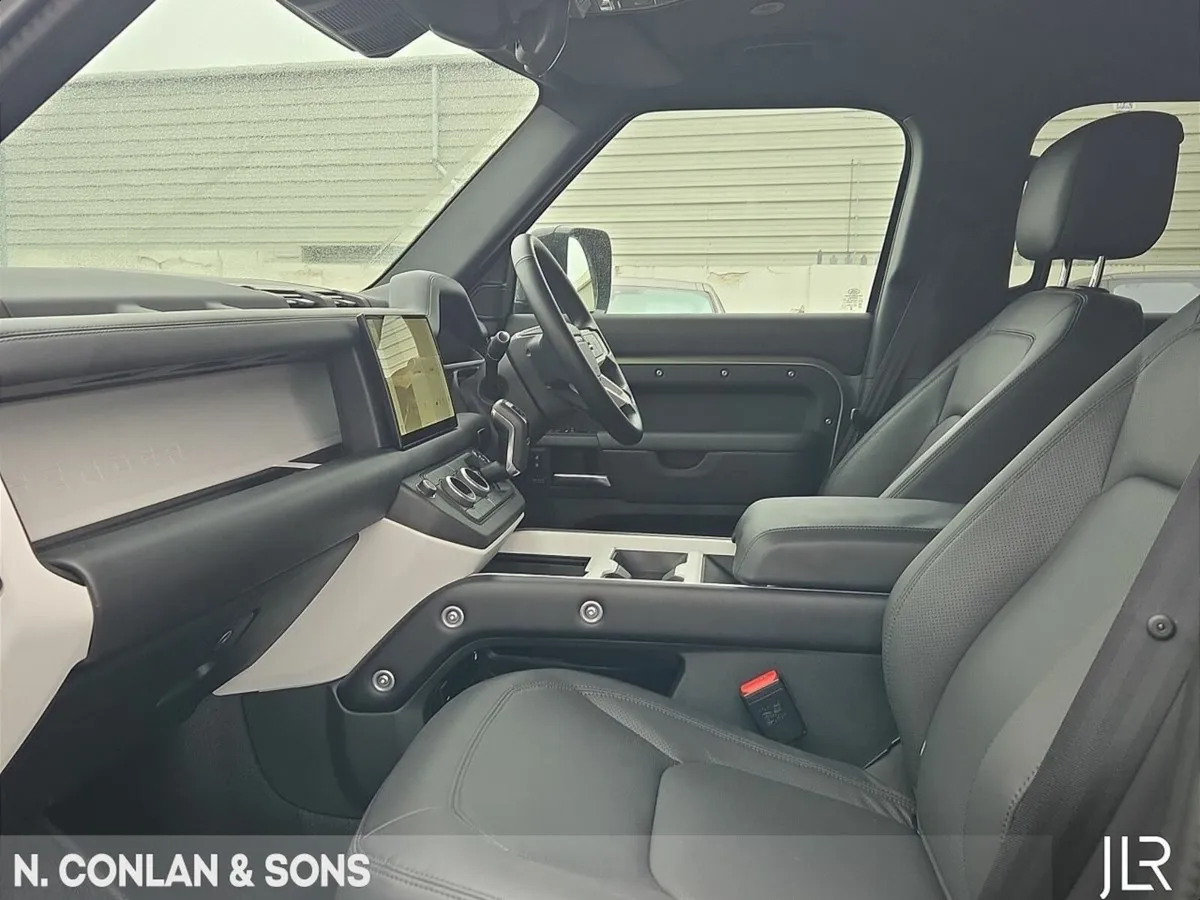 Land Rover Defender 110 PHEV X-DYNAMIC HSE *MAIN L - Image 3