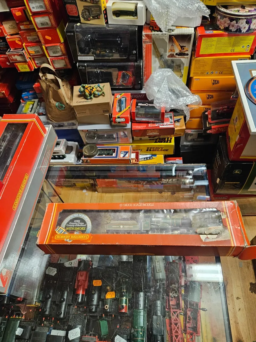 Hornby OO Gauge GWR Steam Engine - Image 1