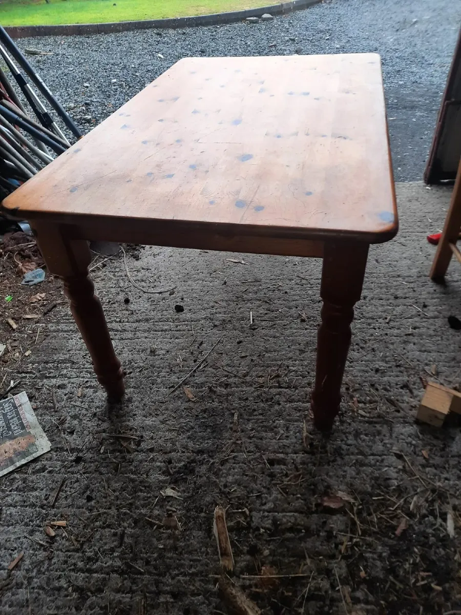 Kitchen table - Image 2