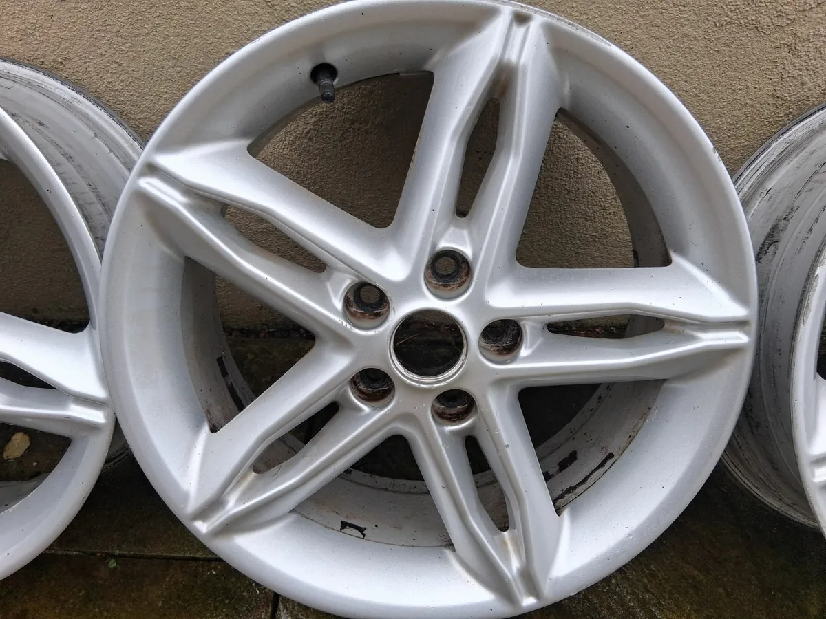 Ford alloys 17" - Image 1