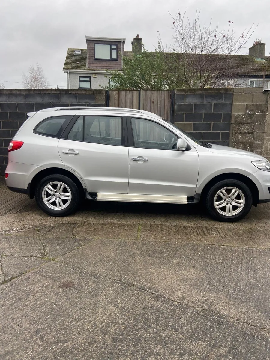 Hyundai Santa Fe 2011 tax+ nctd 7 seater - Image 1