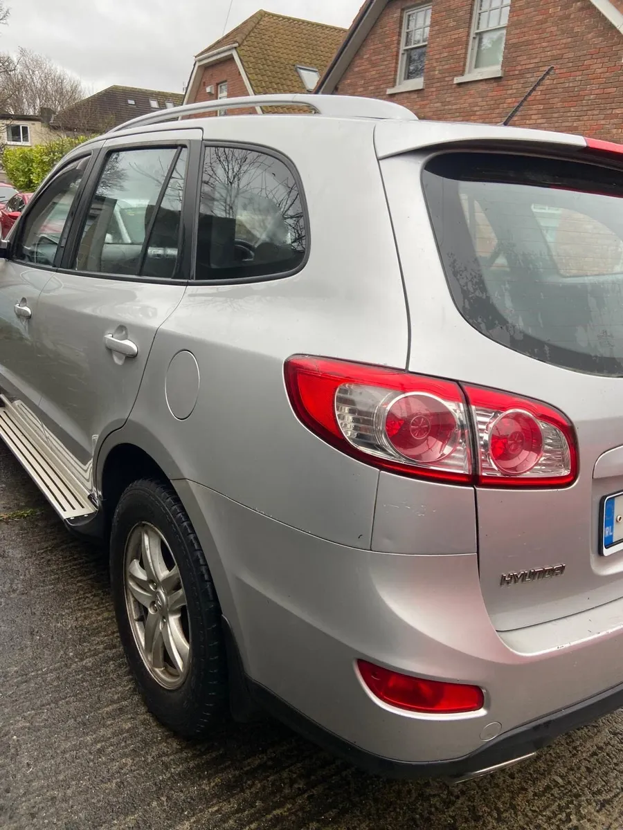 Hyundai Santa Fe 2011 tax+ nctd 7 seater - Image 3
