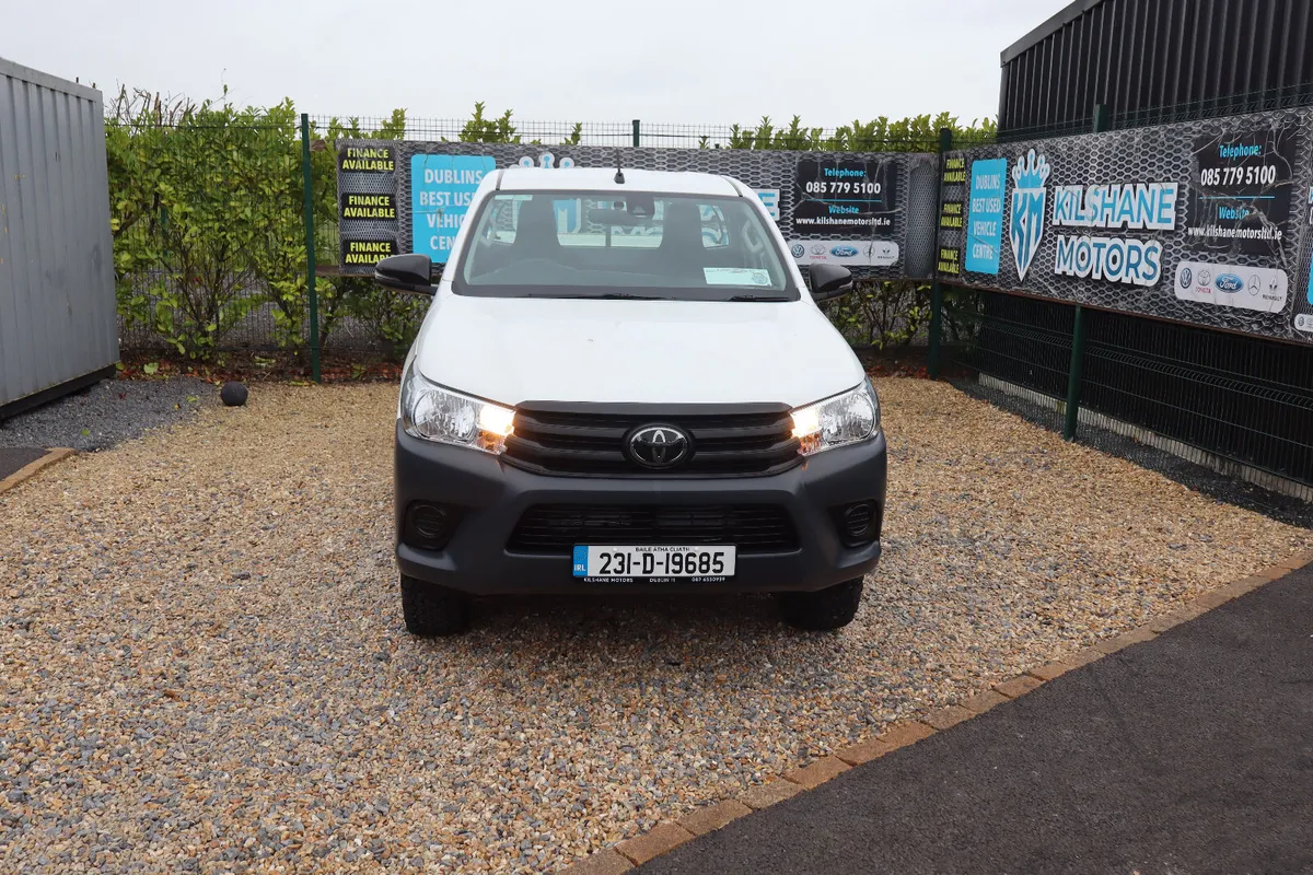 2023 TOYOTA HILUX - Image 2