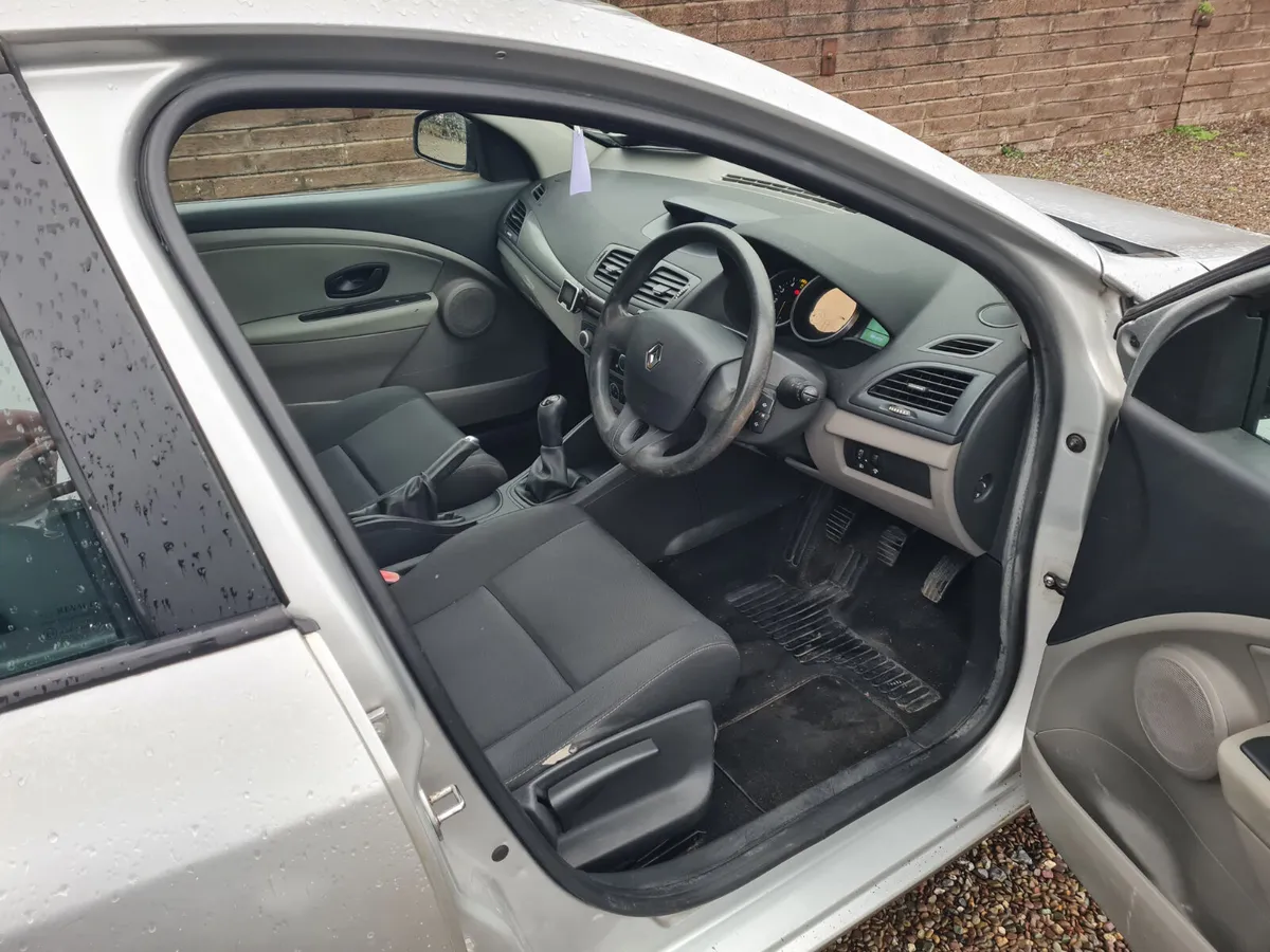 Renault Megan 1.5 dci estate 2012 - Image 2