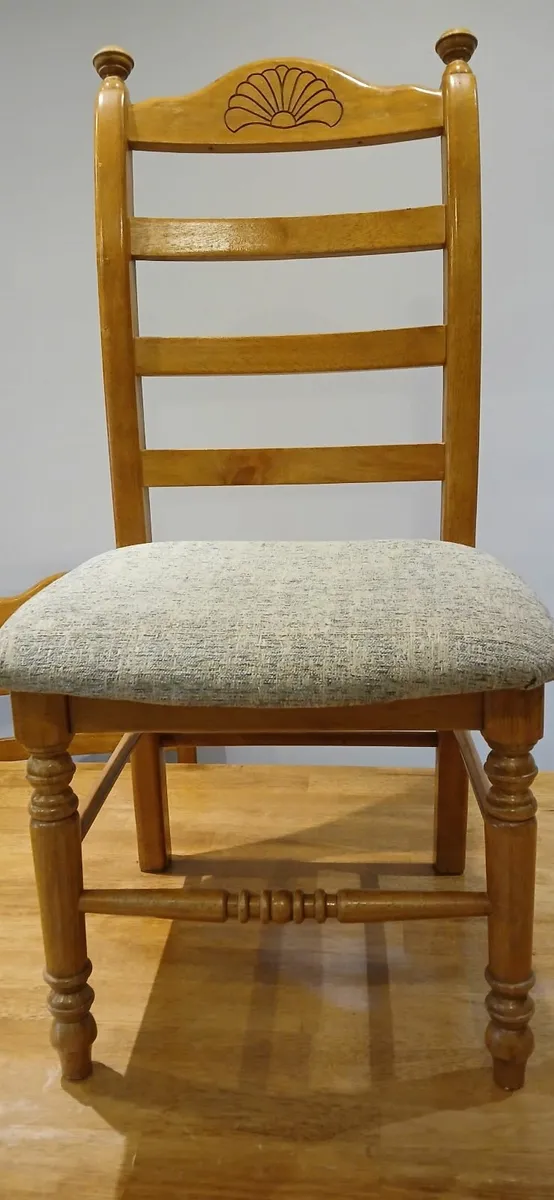 Oak Table and Chairs - Image 2