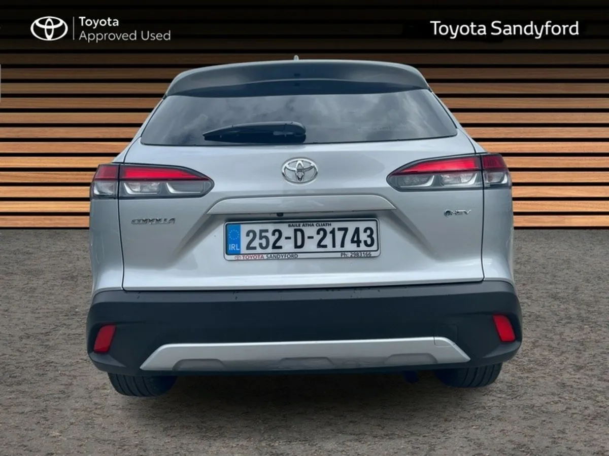Toyota Corolla Cross SPORT//3 FREE SERVICES// REAR - Image 4