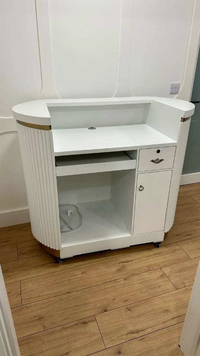 Reception Desk - Image 2