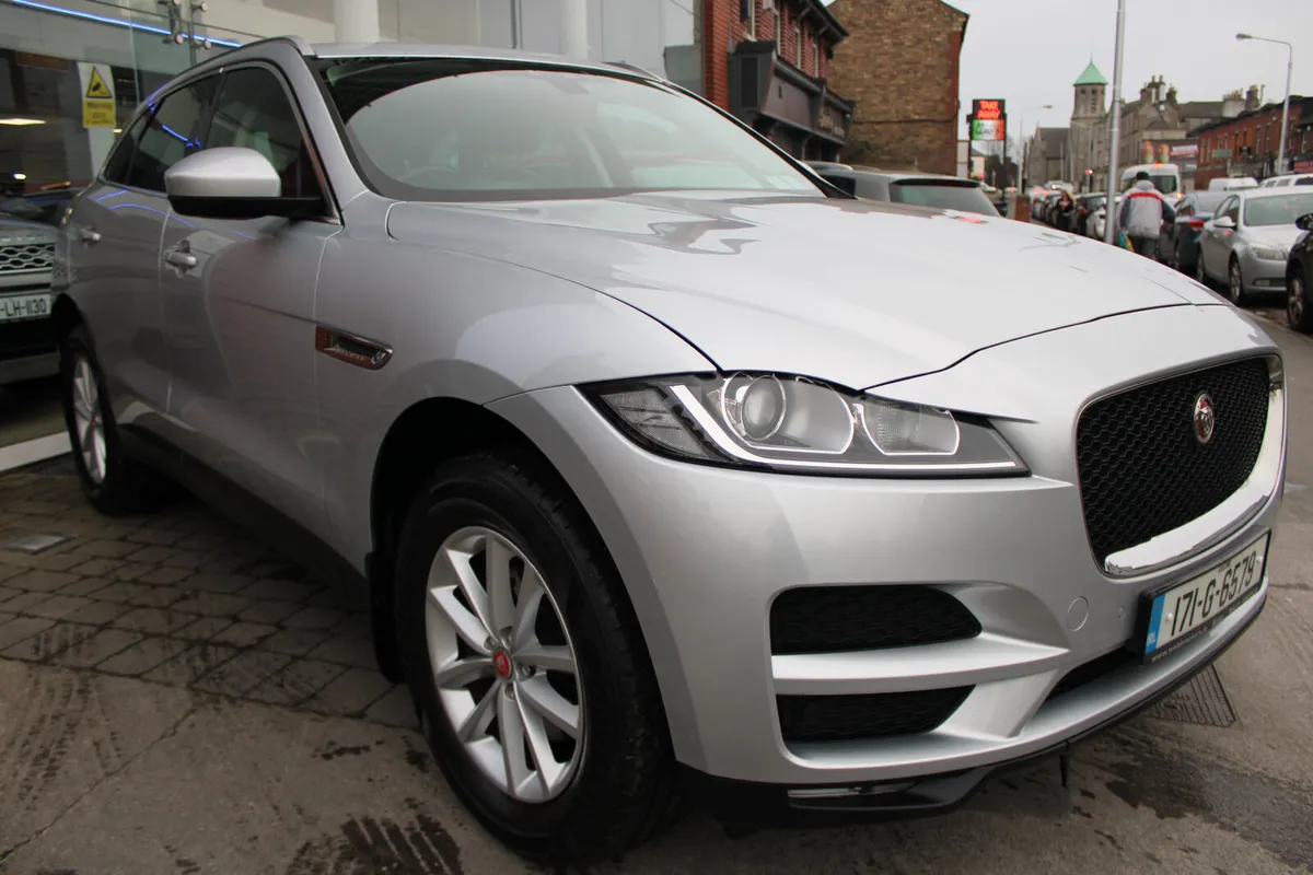 Jaguar F-Pace 2.0 AUTO PRESTIGE AWD 2017 - Image 2