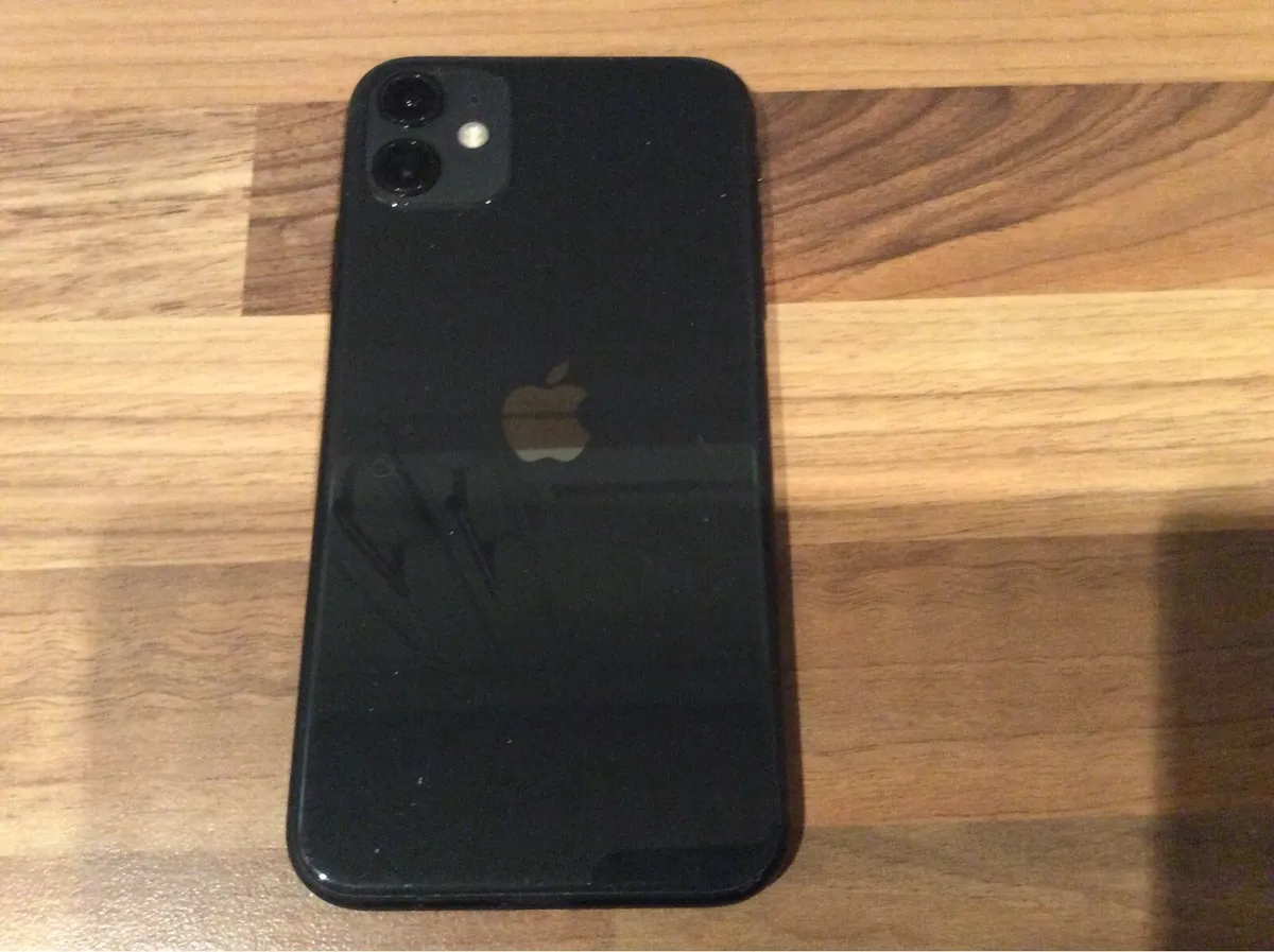 iPhone 11 - Image 2