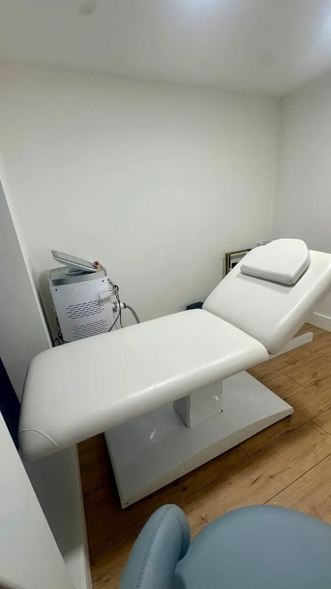 Beauty Treatment Bed - Image 2